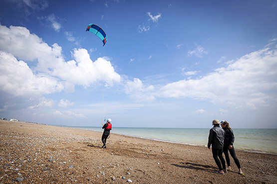 Kitesurfing lesson on Lancing beach in Sussex